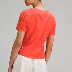 NEW WITH TAG Lightweight Stretch Running T-Shirt
Airflow